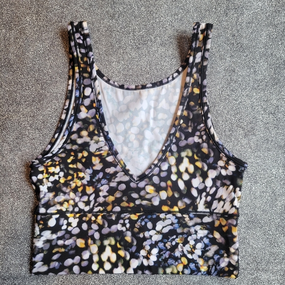 Lululemon power pivot tank - Picture 2 of 7